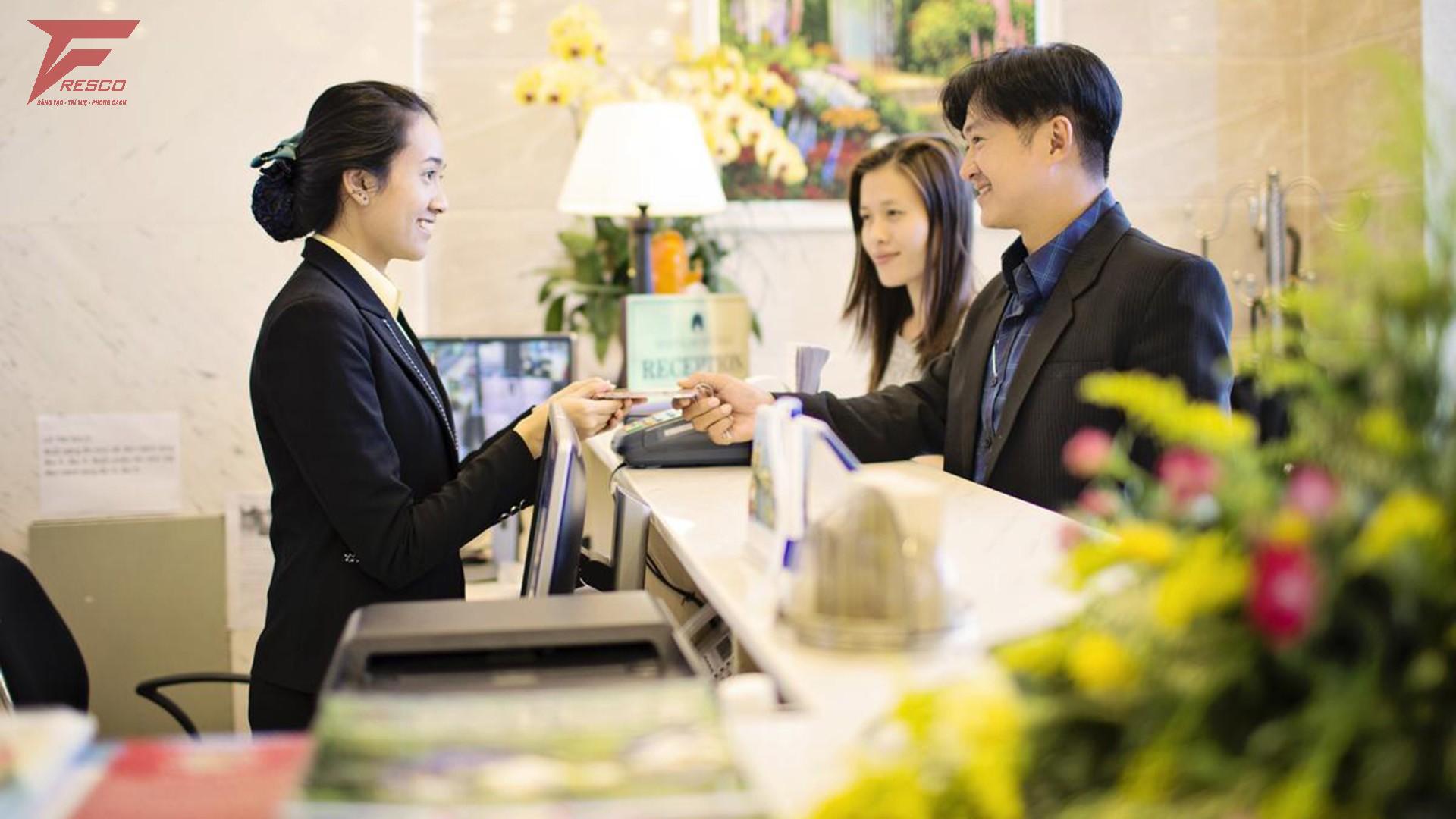 Đồng phục quản lý khách sạn thể hiện đẳng cấp và uy tín, góp phần nâng cao chất lượng dịch vụ
