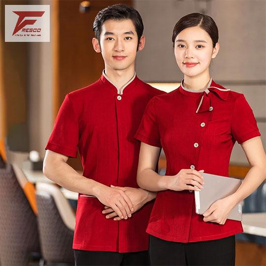 Đồng phục lễ tân khách sạn – sự chuyên nghiệp từ những chi tiết nhỏ
